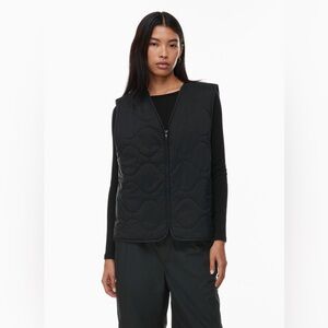 Aritzia TNA River Vest in Black Size 2XS Quilted Puffer Athleisure Casual